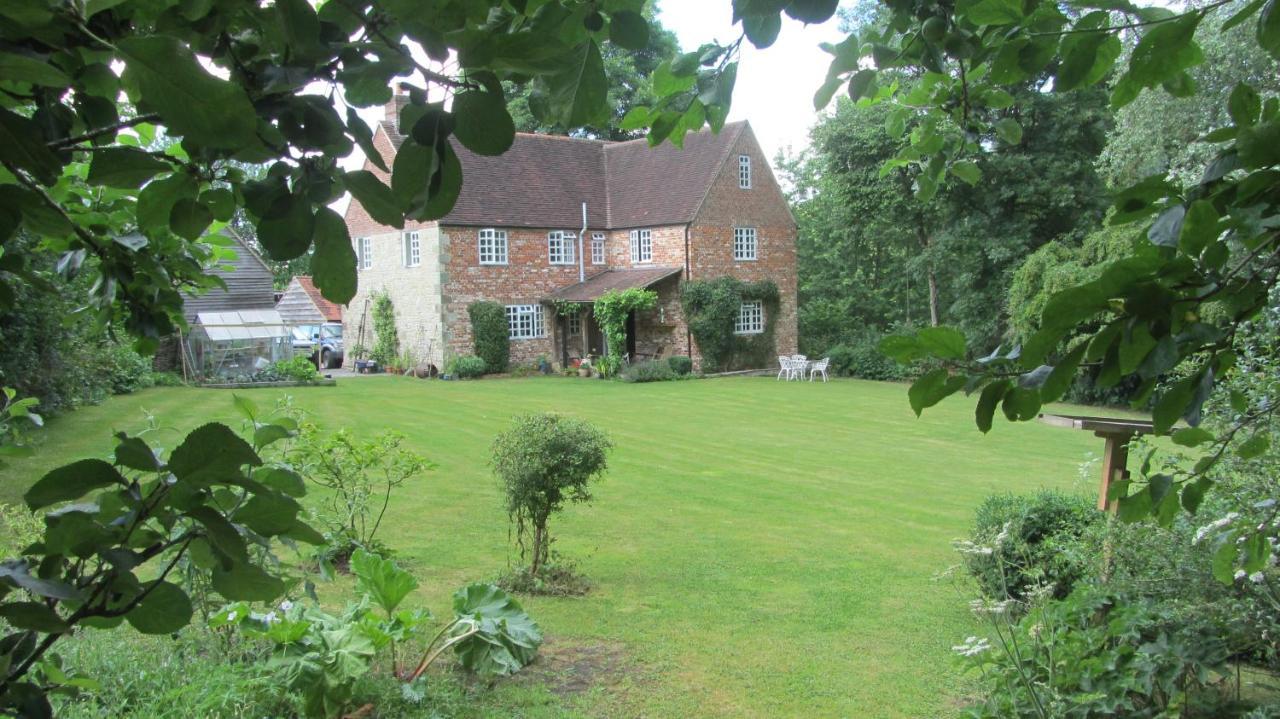Milton Farm Bed & Breakfast East Knoyle Exterior photo